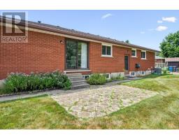 10 KARA LEE COURT - 38