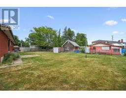 10 KARA LEE COURT - 42