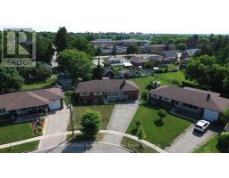 10 KARA LEE COURT - 44
