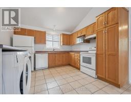 4 HAYWARD CRESCENT - 11