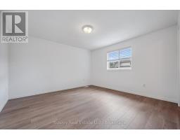 4 HAYWARD CRESCENT - 18