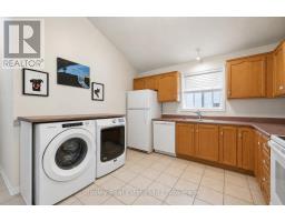4 HAYWARD CRESCENT - 23