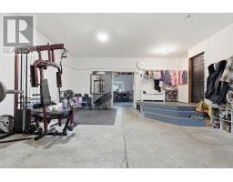 140 JOHN STREET N - 33