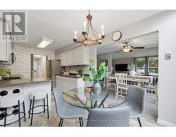 8 PICKWICK PLACE - 12