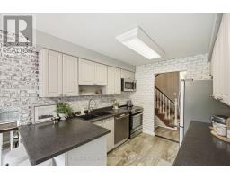 8 PICKWICK PLACE - 14