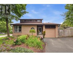 8 PICKWICK PLACE - 2