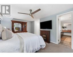 8 PICKWICK PLACE - 27