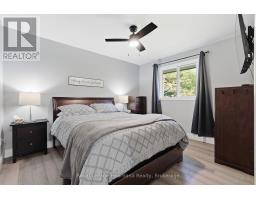 20 QUEEN STREET W - 17