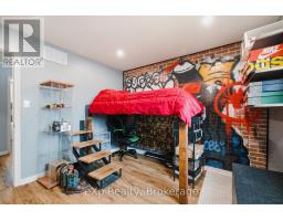 375 VICTORIA STREET W - 25