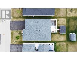 251 LAKEBREEZE DRIVE - 32