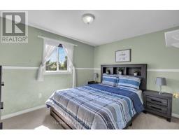 35 BORLAND DRIVE - 18