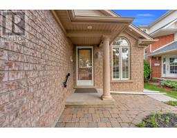 148 CLAIRFIELDS DRIVE W - 10