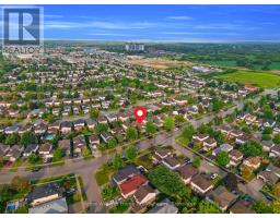 148 CLAIRFIELDS DRIVE W - 2