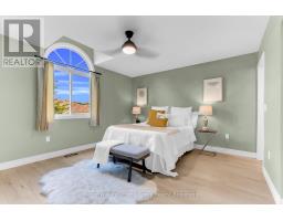 148 CLAIRFIELDS DRIVE W - 21