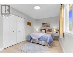 148 CLAIRFIELDS DRIVE W - 25