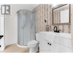 148 CLAIRFIELDS DRIVE W - 33