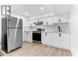 148 CLAIRFIELDS DRIVE W - 37