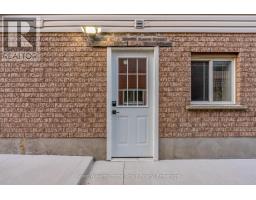 148 CLAIRFIELDS DRIVE W - 42