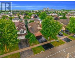 148 CLAIRFIELDS DRIVE W - 5