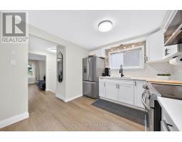 85 UPTON CRESCENT - 16
