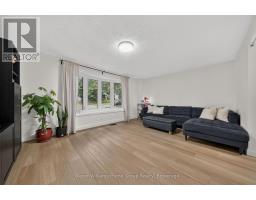 85 UPTON CRESCENT - 19