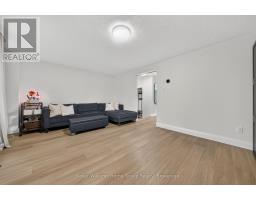 85 UPTON CRESCENT - 20