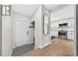 85 UPTON CRESCENT - 3