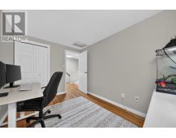 85 UPTON CRESCENT - 35
