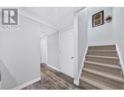85 UPTON CRESCENT - 37