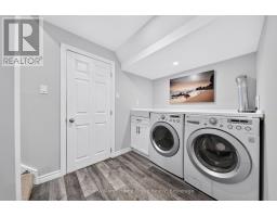 85 UPTON CRESCENT - 39