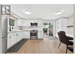 85 UPTON CRESCENT - 7