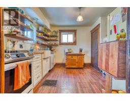 34 WELLINGTON STREET - 13
