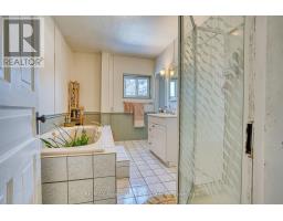 34 WELLINGTON STREET - 20