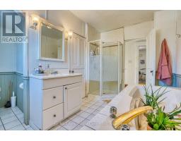34 WELLINGTON STREET - 21