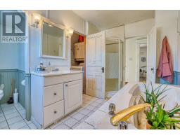 34 WELLINGTON STREET - 23