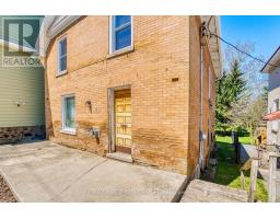 34 WELLINGTON STREET - 3