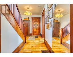 34 WELLINGTON STREET - 5