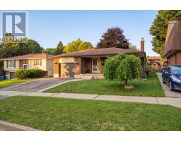 27 CAREY CRESCENT - 2