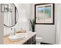 27 CAREY CRESCENT - 20