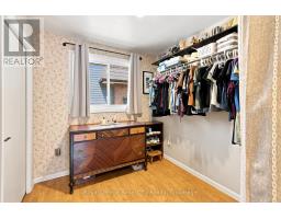 27 CAREY CRESCENT - 21
