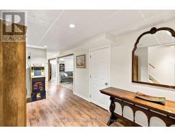 27 CAREY CRESCENT - 22