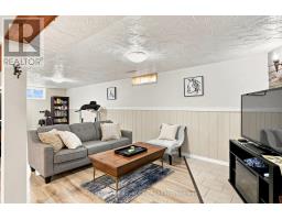 27 CAREY CRESCENT - 24