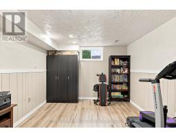 27 CAREY CRESCENT - 25
