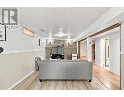 27 CAREY CRESCENT - 26