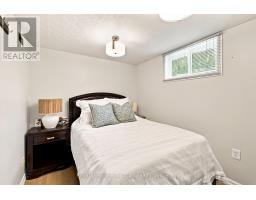 27 CAREY CRESCENT - 27