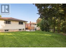 27 CAREY CRESCENT - 32