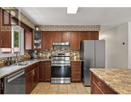 27 CAREY CRESCENT - 7