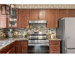 27 CAREY CRESCENT - 8