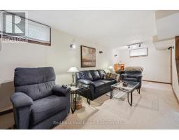 2 WOODBOROUGH ROAD - 32