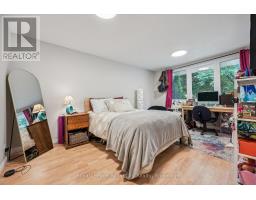 8 BERKLEY PLACE - 11